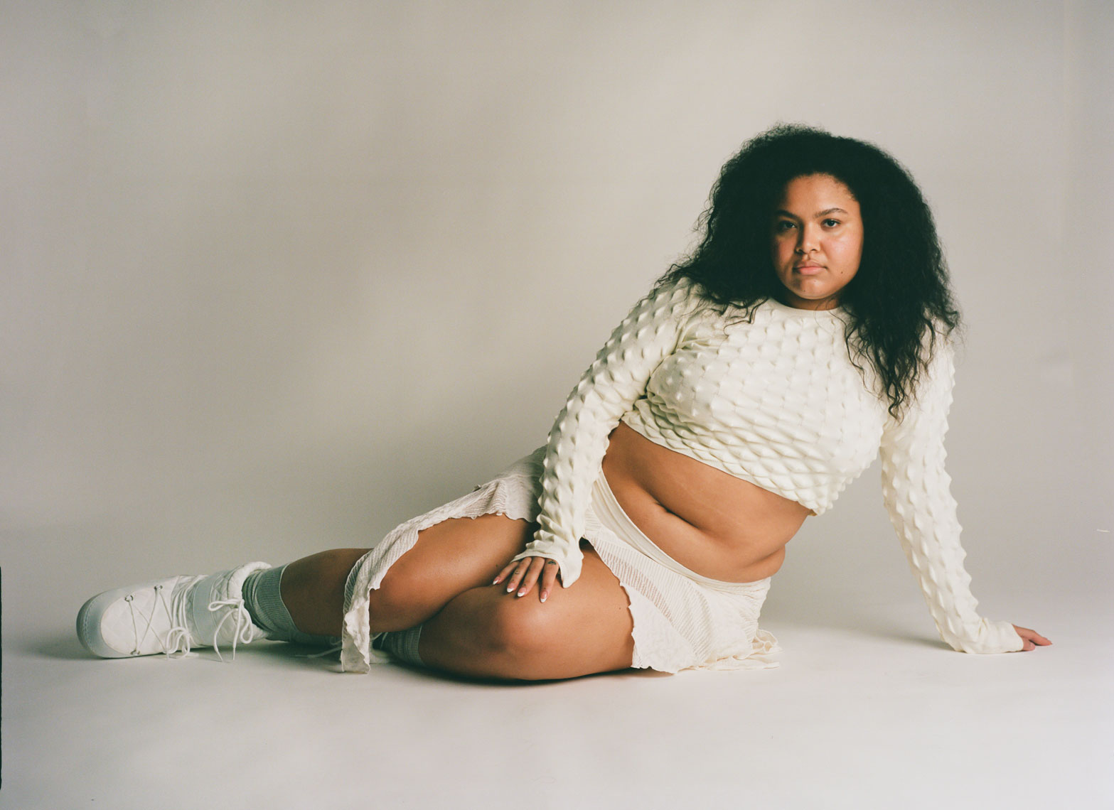 issie-gibbons-fashion-stylist-plus-size-lingerie-snow-white-afro-hair-beauty-fashion