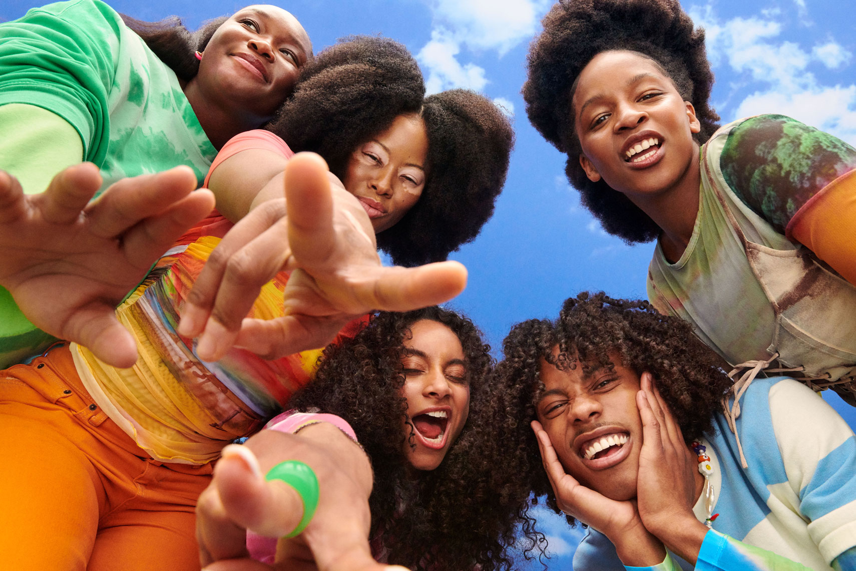 issie-gibbons-ruka-campaign-fashion-stylist-hair-campaign-black-haircare-group-clouds-unisex-haircare-natural-curls